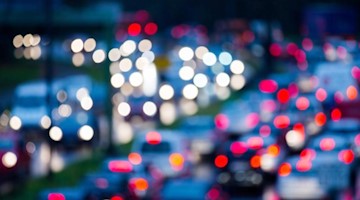 Stau auf einer Autobahn. Foto: Rolf Vennenbernd/dpa/Symbolbild