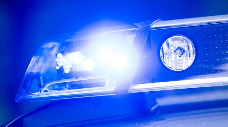 Auto rutscht bei Glatteis in Gegenverkehr: Eine Verletzte