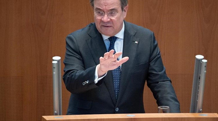 Armin Laschet, CDU-Bundesvorsitzender und Ministerpräsident von Nordrhein-Westfalen, spricht im Düsseldorfer Landtag. Foto: Federico Gambarini/dpa/Archivbild