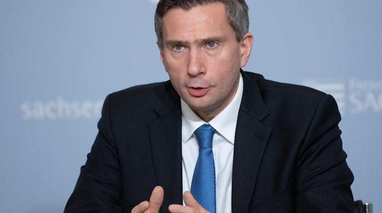 Martin Dulig (SPD), Wirtschaftsminister von Sachsen, spricht. Foto: Sebastian Kahnert/dpa-Zentralbild/dpa