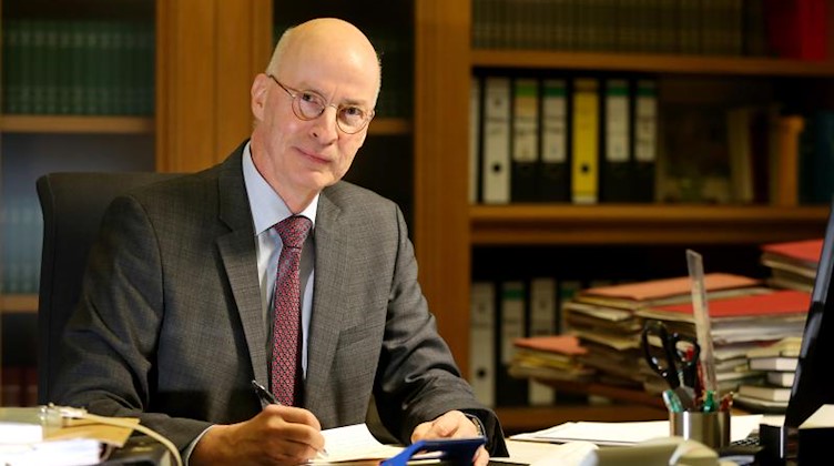 Klaus Rennert, Präsident des Bundesverwaltungsgerichts, sitzt. Foto: Jan Woitas/dpa-Zentralbild/dpa