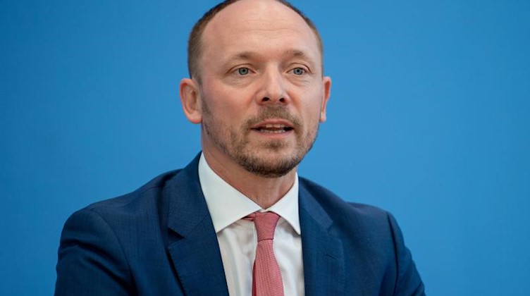 Marco Wanderwitz (CDU), Beauftragter der Bundesregierung für die neuen Bundesländer. Foto: Christophe Gateau/dpa/Archivbild
