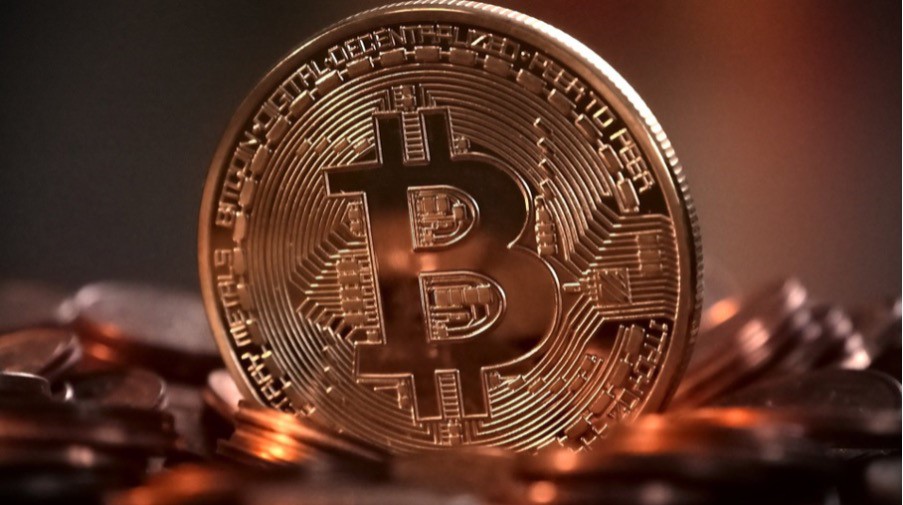 kann man mit wenig geld in bitcoin investieren?)