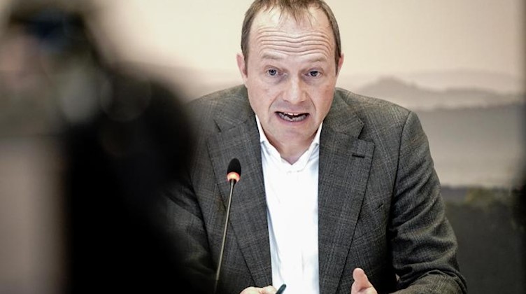 Wolfram Günther (Bündnis 90/Die Grünen), Landwirtschaftsminister in Sachsen, spricht. Foto: Kay Nietfeld/dpa