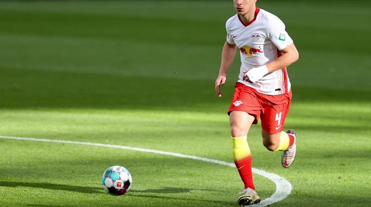Leipzigs Spieler Willi Orban am Ball. Foto: Jan Woitas/dpa/Archivbild