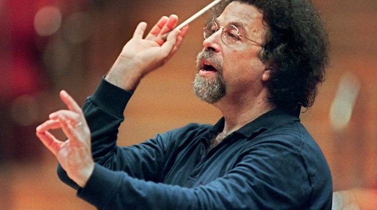 Der italienische Komponist und Dirigent Giuseppe Sinopoli. Foto: Hermann Wöstmann/dpa