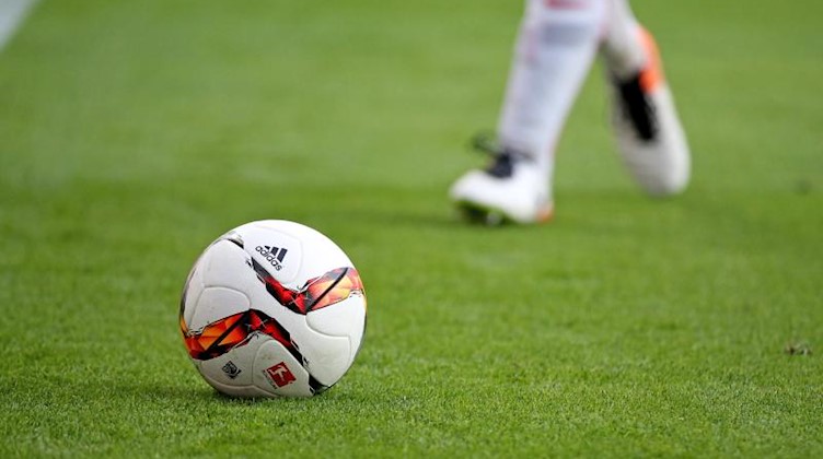 Ein Fußball-Spiel. Foto: Jan Woitas/dpa-Zentralbild/dpa/Symbolbild