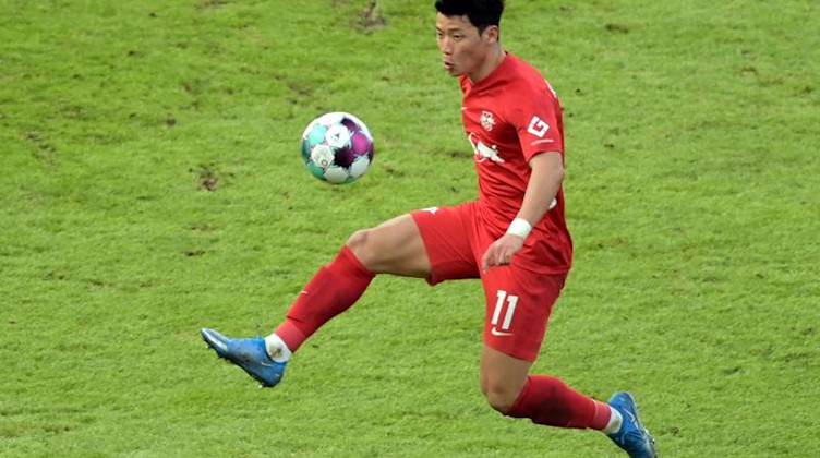Hee-Chan Hwang am Ball. Foto: Soeren Stache/dpa-Zentralbild/dpa/Archivbild