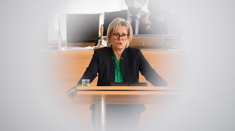 Barbara Klepsch spricht im sächsischen Landtag. Foto: Robert Michael/dpa-Zentralbild/dpa/Archivbild