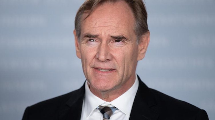 Burkhard Jung (SPD), Oberbürgermeister von Leipzig. Foto: Sebastian Kahnert/dpa-Zentralbild/dpa/Archivbild