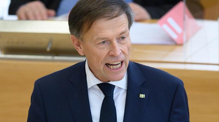 Matthias Rößler (CDU), Landtagspräsident in Sachsen, spricht. Foto: Sebastian Kahnert/dpa-Zentralbild/dpa/Archivbild
