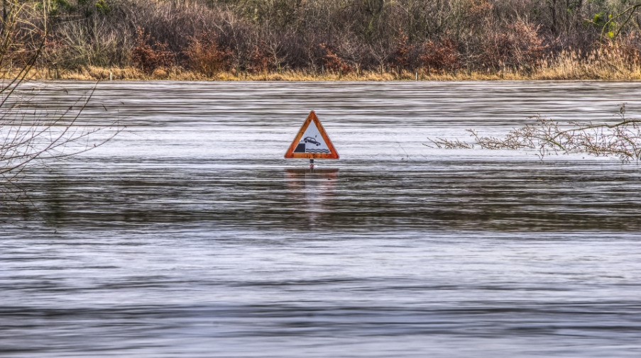 Symbolbild Klimawandel und Hochwasser / pixabay distelAPPArath