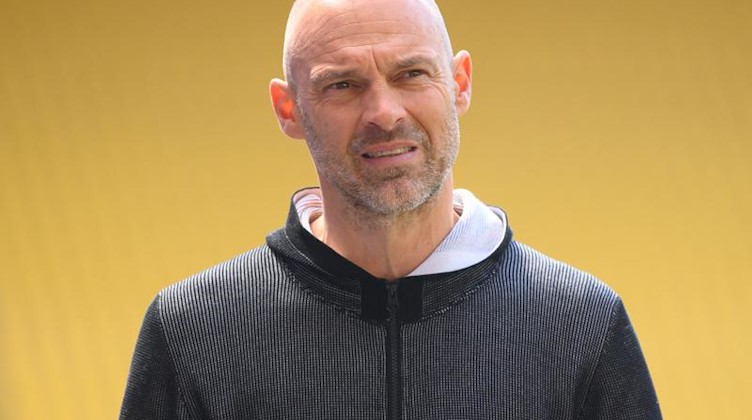 Dynamos Trainer Alexander Schmidt. Foto: Robert Michael/dpa-Zentralbild/dpa/Archivbild