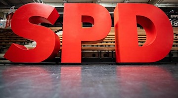 Das Logo der SPD. Foto: Christoph Schmidt/dpa/Symbolbild