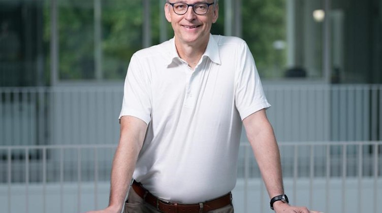 Physikprofessor Karl Leo. Foto: Sebastian Kahnert/dpa-Zentralbild/dpa/Archivbild