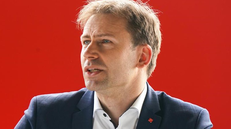 SPD-Spitzenkandidat Holger Mann. Foto: Peter Endig/dpa-Zentralbild/dpa/Archivbild
