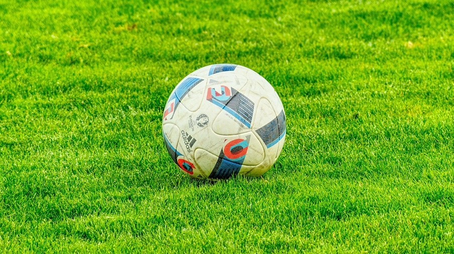 Symbolbild Fußball / pixabay derJani