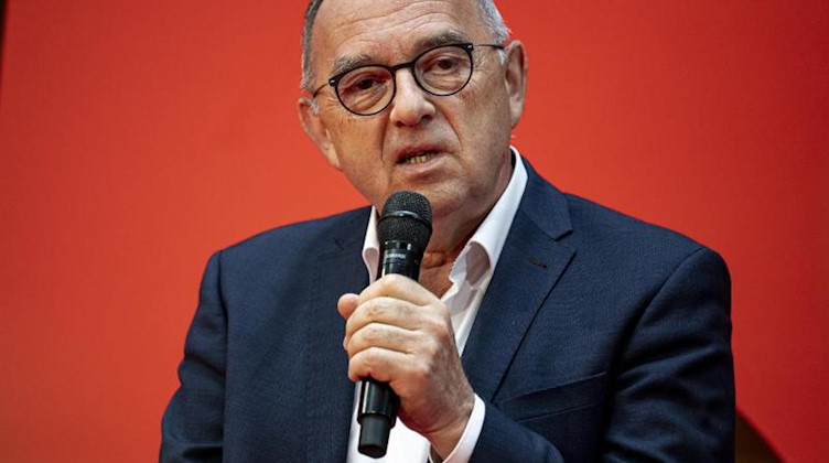 SPD-Chef Norbert Walter-Borjans spricht bei einer Veranstaltung im Willy-Brandt-Haus. Foto: Fabian Sommer/dpa/Archivbild