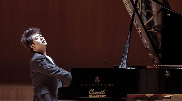 Starpianist Lang Lang tritt im Music Palace auf. Foto: Manuel Bruque/epa/dpa/Archivbild