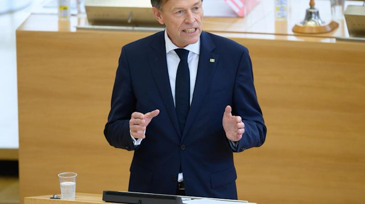Matthias Rößler (CDU), Landtagspräsident in Sachsen, spricht. Foto: Sebastian Kahnert/dpa-Zentralbild/dpa