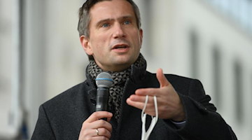 Martin Dulig (SPD) spricht. Foto: Robert Michael/dpa-Zentralbild/dpa/Archivbild