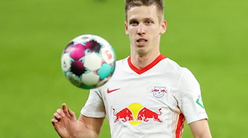 Dani Olmo am Ball. Foto: Jan Woitas/dpa-Zentralbild/dpa/Archivbild