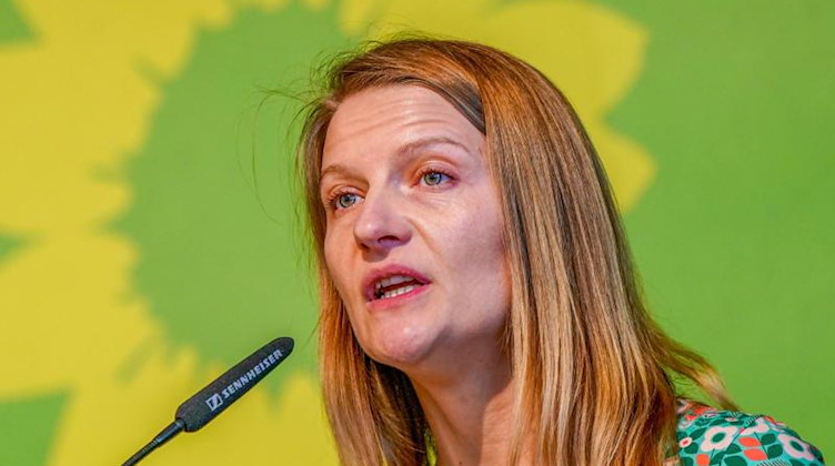 Christin Furtenbacher spricht. Foto: Peter Endig/dpa-Zentralbild/dpa