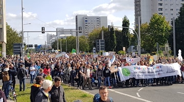 Fridays For Future Demonstration in Dresden / Klimastreik