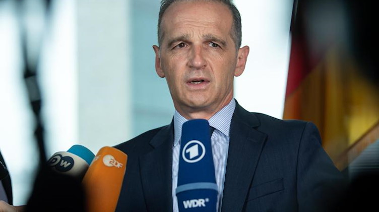 Heiko Maas (SPD), Außenminister, spricht zur Presse. Foto: Bernd von Jutrczenka/dpa