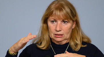 Petra Köpping (SPD), Sozialministerin von Sachsen, gestikuliert. Foto: Robert Michael/dpa-Zentralbild/dpa
