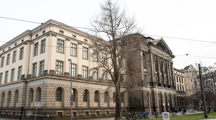 Blick auf die Hochschule für Musik in Dresden. Foto: Sebastian Kahnert/dpa-Zentralbild/ZB/Archivbild