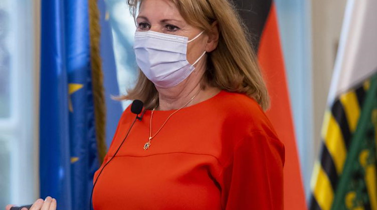 Petra Köpping (SPD), Sachsens Gesundheitsministerin. Foto: Matthias Rietschel/dpa/Archivbild