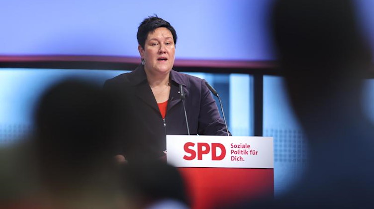 Kathrin Michel, eine der beiden neu gewählten Parteichefs der Sachsen-SPD, spricht. Foto: Jan Woitas/dpa-Zentralbild/dpa/Archivbild