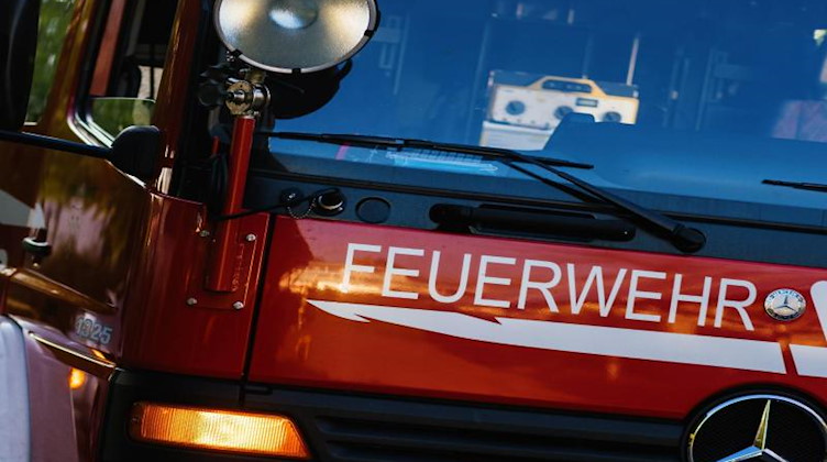 Ein Einsatzfahrzeug der Feuerwehr. Foto: Philipp von Ditfurth/dpa/Symbolbild