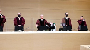 Der Dritte Strafsenat des Bundesgerichtshof eröffnet eine Verhandlung zum NSU-Komplex. Foto: Uli Deck/dpa