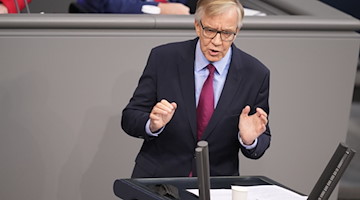 Dietmar Bartsch (Linke) spricht während einer Sitzung des Bundestags. / Foto: Kay Nietfeld/dpa/Archivbild