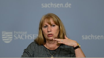 Sachsens Gesundheitsministerin Petra Köpping spricht während der Kabinettspressekonferenz. / Foto: Robert Michael/dpa-Zentralbild/dpa/Archivbild
