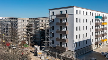 Neubauten der Leipziger Wohnungs- und Baugesellschaft stehen in der Saalfelder Straße. / Foto: Jan Woitas/dpa-Zentralbild/dpa/Archivbild
