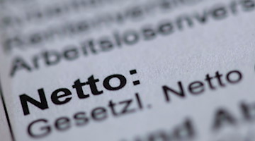 Der Posten Netto ist auf einer Lohnabrechnung zu sehen. / Foto: Jens Büttner/dpa-Zentralbild/dpa/Symbolbild