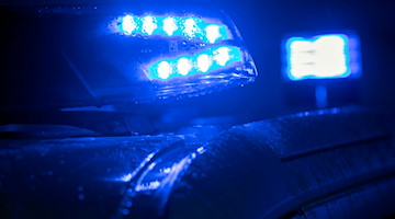 Blaulicht auf einem Polizeifahrzeug. / Foto: Jens Büttner/ZB/dpa/Symbolbild
