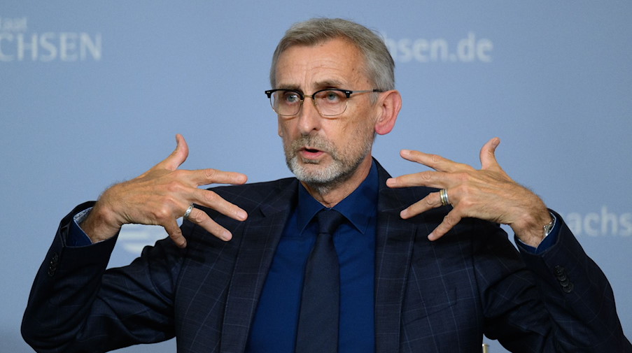 Armin Schuster (CDU), Innenminister in Sachsen. / Foto: Robert Michael/dpa