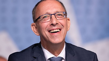 Jörg Urban, Vorsitzender der AfD in Sachsen ist wiedergewählt. / Foto: Sebastian Kahnert/dpa