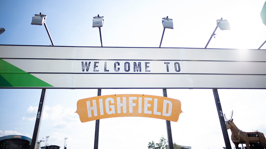 Das «Highfield»-Festival 2019 heißt seine Gäste willkommen. / Foto: Alexander Prautzsch/dpa/Archivbild