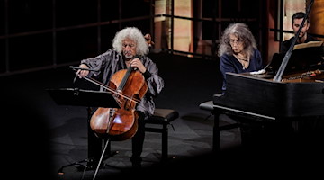 Martha Argerich am Klavier und Mischa Maisky am Cello. / Foto: Nikolai Schmidt/nikolaischmidt.de/dpa