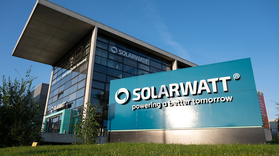 Das Firmengebäude der Solarwatt GmbH. / Foto: Sebastian Kahnert/dpa-Zentralbild/dpa/Archivbild
