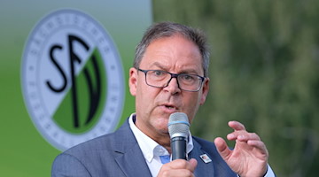 Hermann Winkler ist zum Präsident des Nordostdeutschen Fußballverbandes (NOFV) gewählt worden. / Foto: Sebastian Willnow/dpa-Zentralbild/dpa/Archivbild