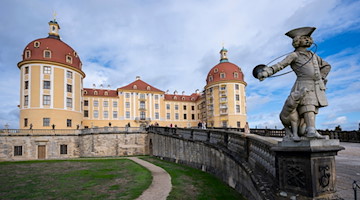 Blick auf Schloss Moritzburg nördlich von Dresden. / Foto: Matthias Rietschel/dpa/ZB/Archivbild