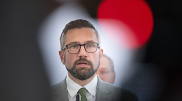 Martin Dulig beim Energiegipfel der Sächsischen Staatsregierung im Finanzministerium. / Foto: Sebastian Kahnert/dpa