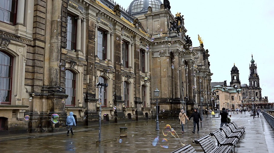 Symbolbild Dresden / pixabay Peggychoucair