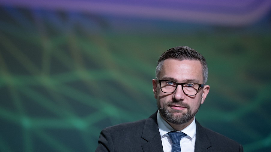 Martin Dulig (SPD), Wirtschafts- und Arbeitsminister in Sachsen, spricht. / Foto: Hendrik Schmidt/dpa